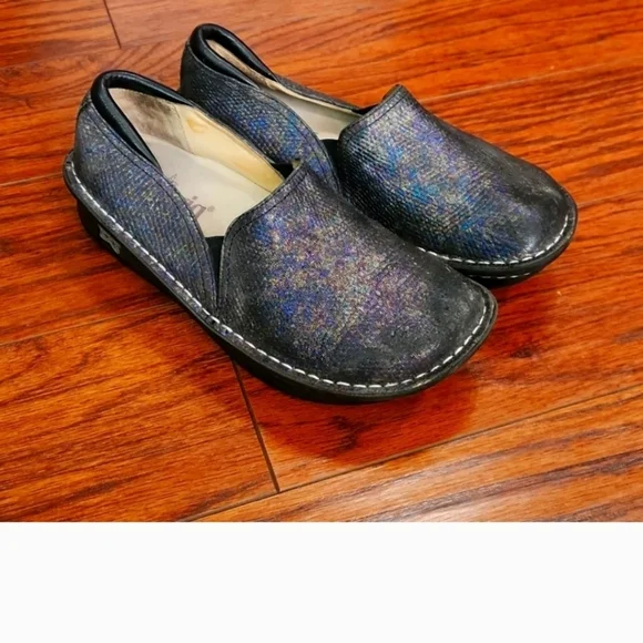 Alegria Womens Irridesent Slip on Debs Clogs - Picture 2 of 6